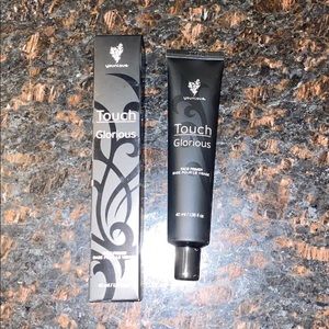 Younique glorious face primer